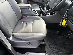 Used 2014 Ssangyong Turismo Es Black - Interior and Exterior details 2