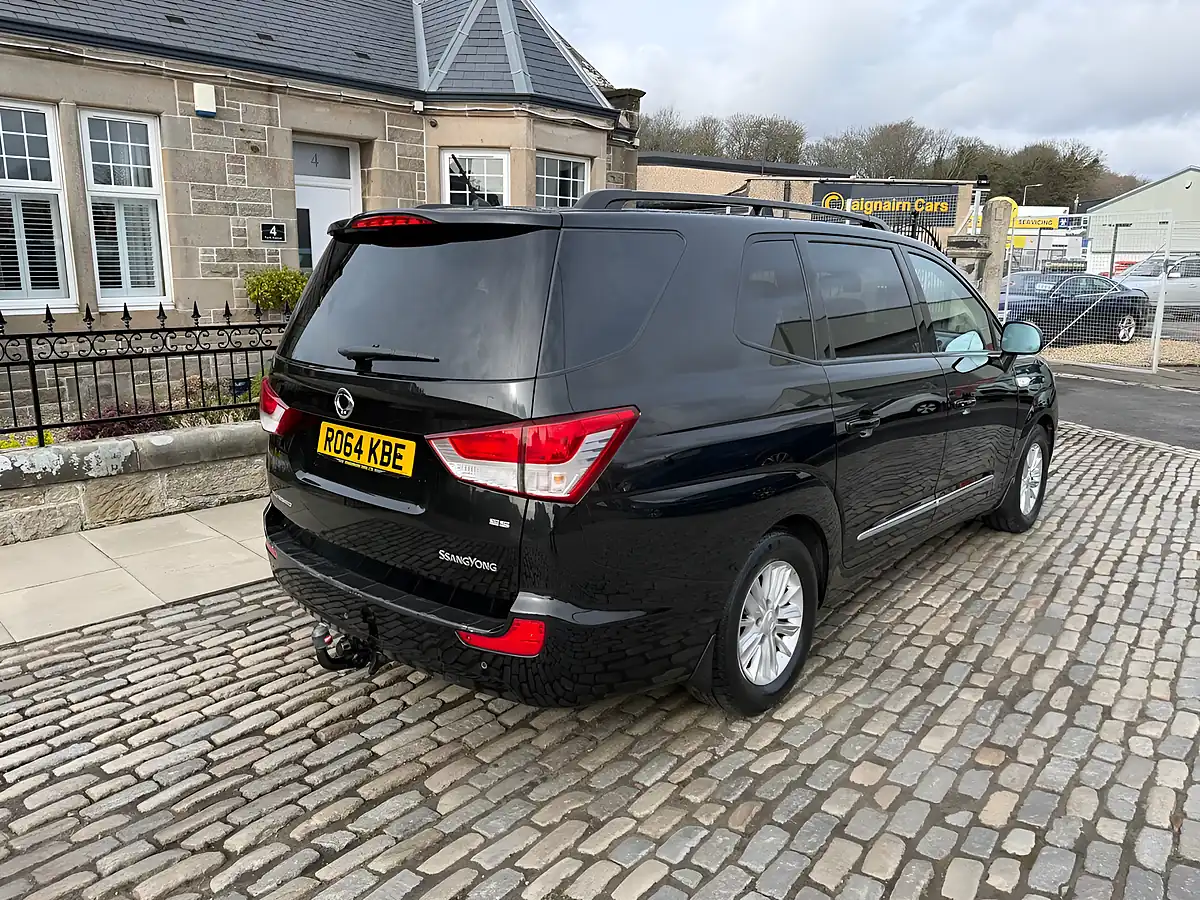 Used 2014 Ssangyong Turismo Es Black - Interior and Exterior details 4