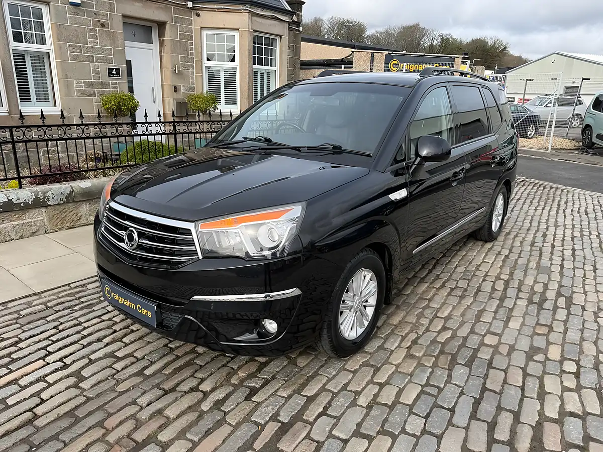 Used 2014 Ssangyong Turismo Es Black - Interior and Exterior details 5