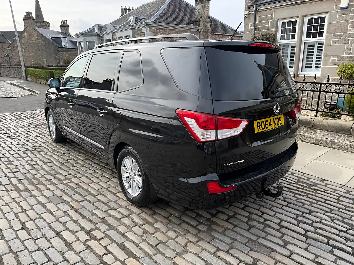 Used 2014 Ssangyong Turismo Es Black - Interior and Exterior details 7