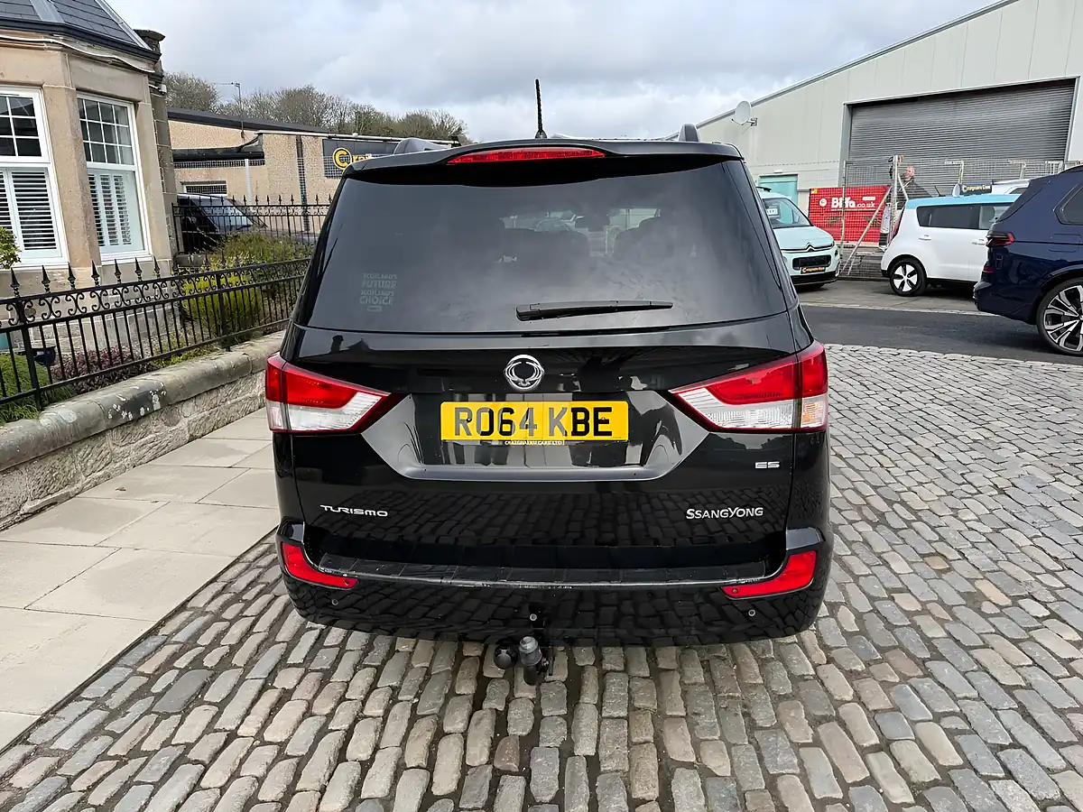 Used 2014 Ssangyong Turismo Es Black - Interior and Exterior details 8