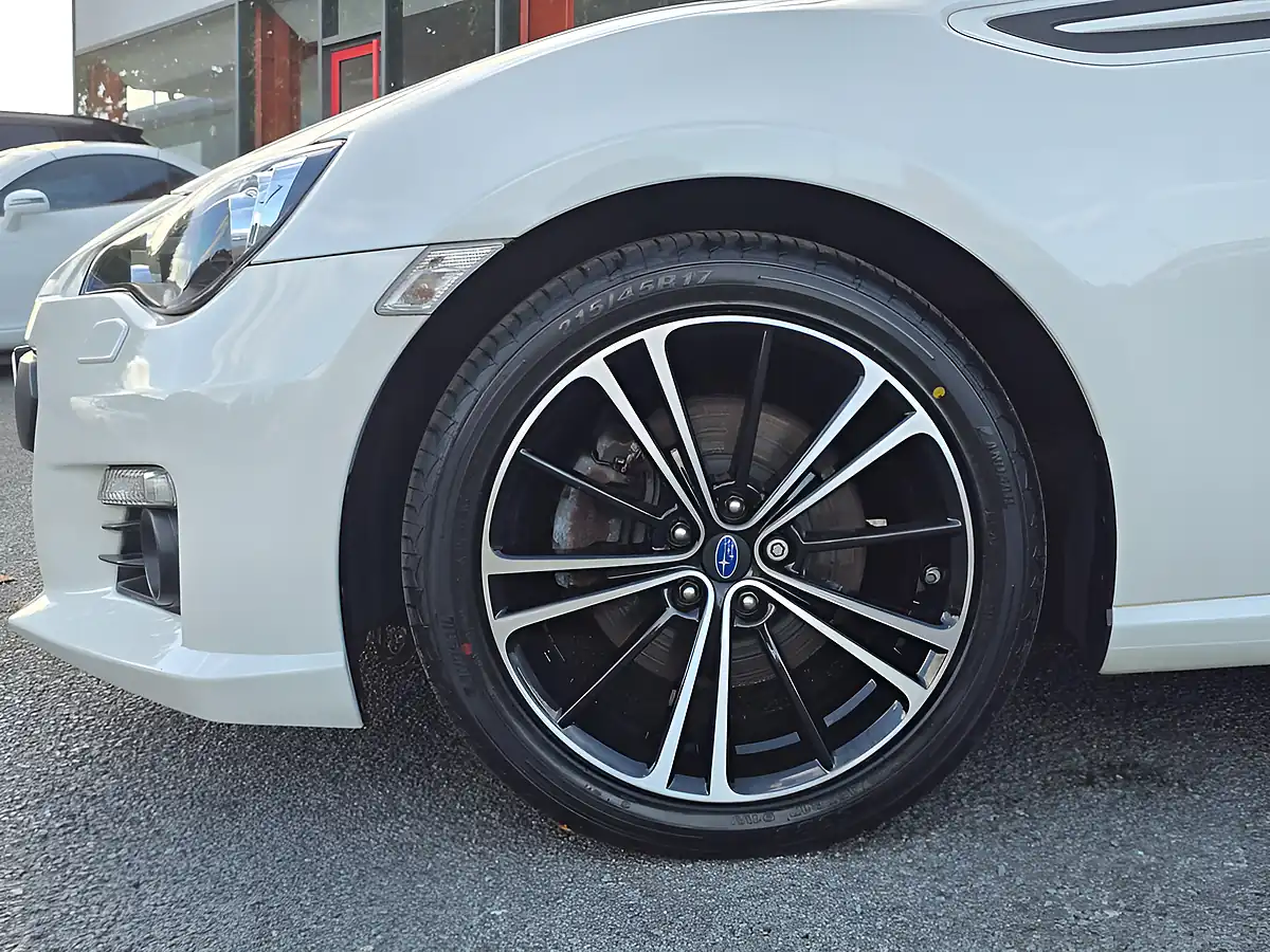Used 2014 Subaru Brz Se Satin White - Interior and Exterior details 16
