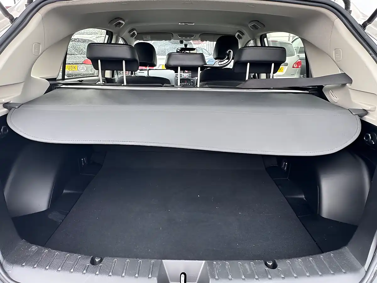 Used 2014 Subaru Impreza Rc White - Interior and Exterior details 13