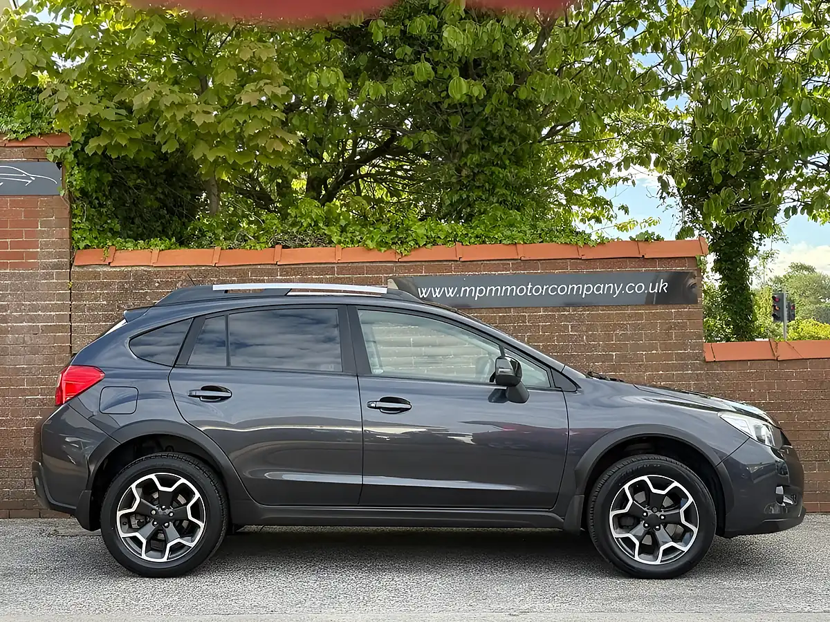 Used 2014 Subaru Xv Se Dark Grey - Interior and Exterior details 3