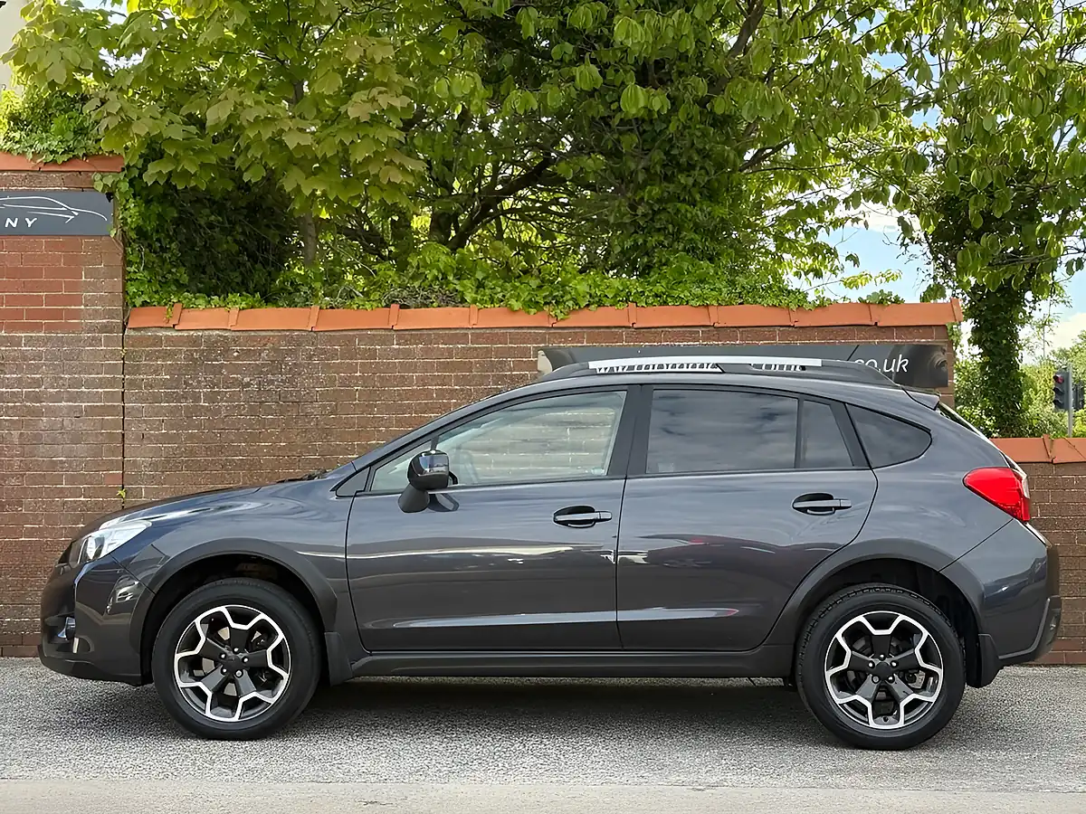 Used 2014 Subaru Xv Se Dark Grey - Interior and Exterior details 4