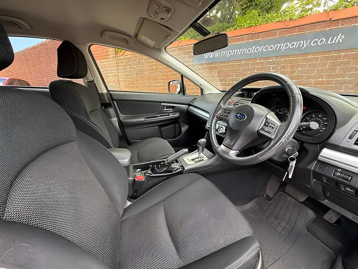 Used 2014 Subaru Xv Se Dark Grey - Interior and Exterior details 9