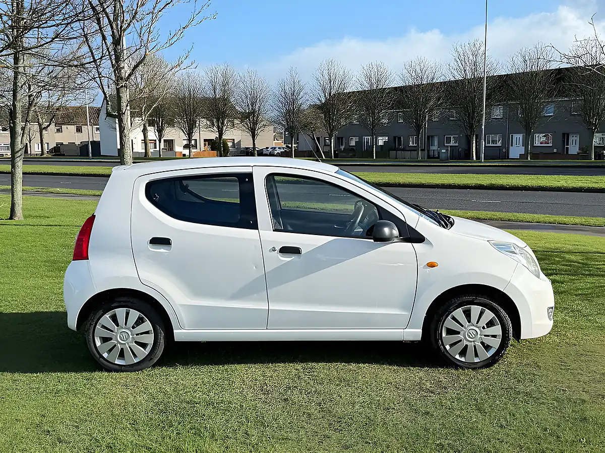 Used 2014 Suzuki Alto Sz White - Interior and Exterior details 8