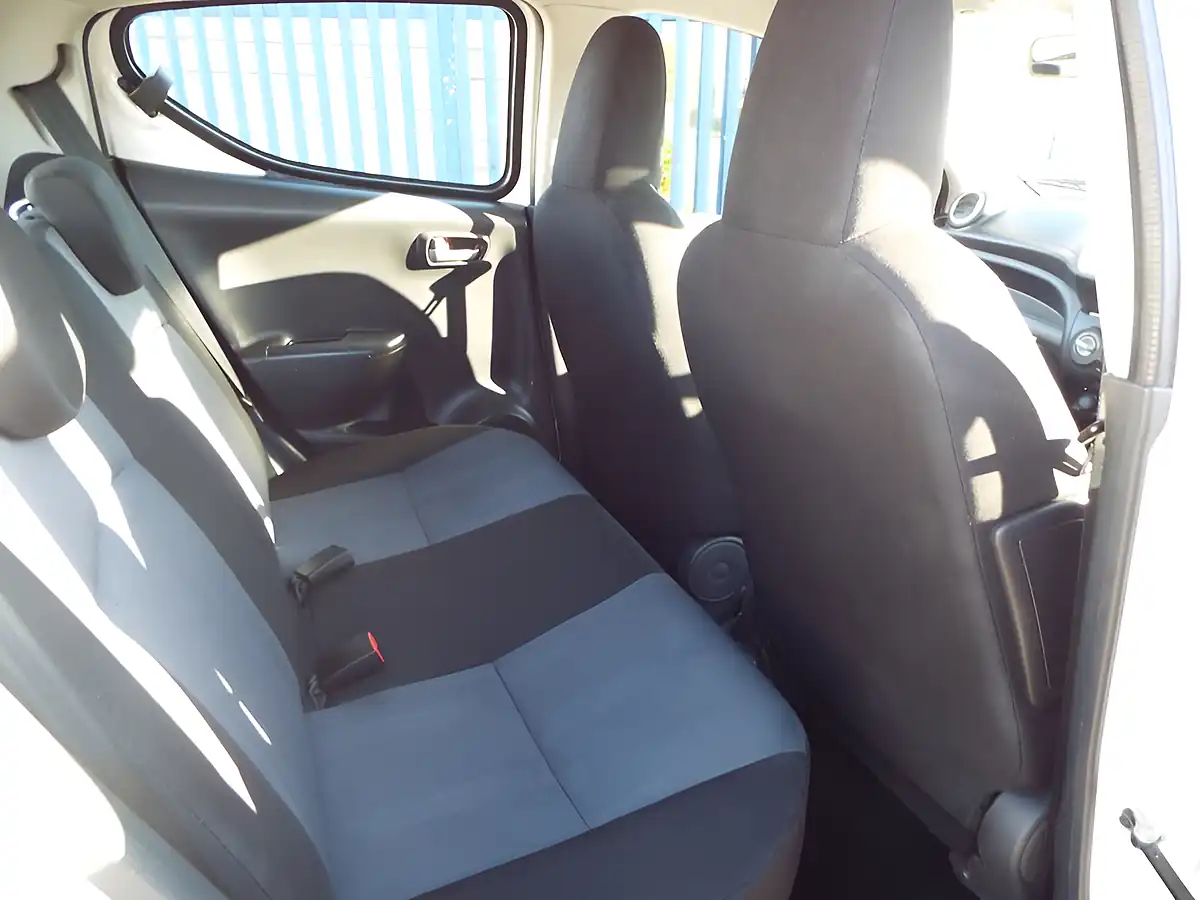 Used 2014 Suzuki Alto SZ4 White - Interior and Exterior details 12