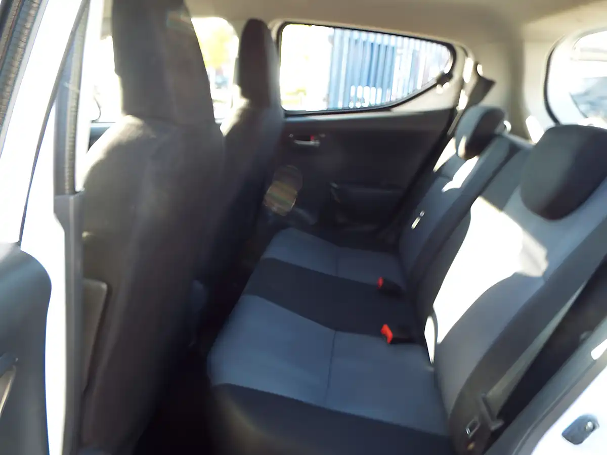 Used 2014 Suzuki Alto SZ4 White - Interior and Exterior details 14