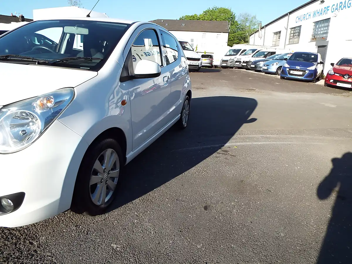 Used 2014 Suzuki Alto SZ4 White - Interior and Exterior details 16