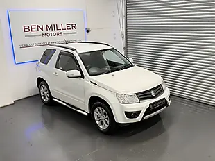 Used 2014 Suzuki Grand Vitara SZ4 Pearl White - Interior and Exterior details 10