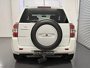 Used 2014 Suzuki Grand Vitara SZ4 Pearl White - Interior and Exterior details 11