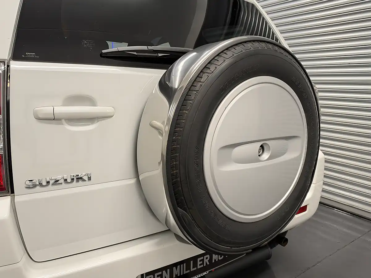 Used 2014 Suzuki Grand Vitara SZ4 Pearl White - Interior and Exterior details 12