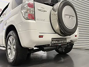 Used 2014 Suzuki Grand Vitara SZ4 Pearl White - Interior and Exterior details 13