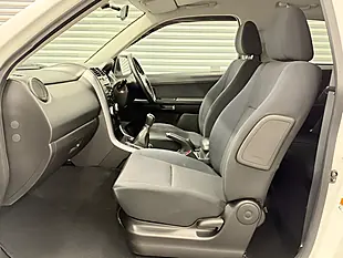 Used 2014 Suzuki Grand Vitara SZ4 Pearl White - Interior and Exterior details 17
