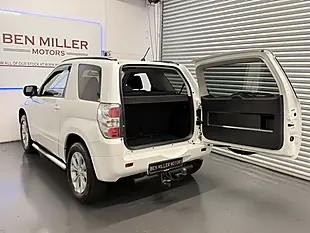 Used 2014 Suzuki Grand Vitara SZ4 Pearl White - Interior and Exterior details 19