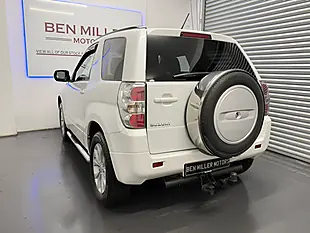 Used 2014 Suzuki Grand Vitara SZ4 Pearl White - Interior and Exterior details 8