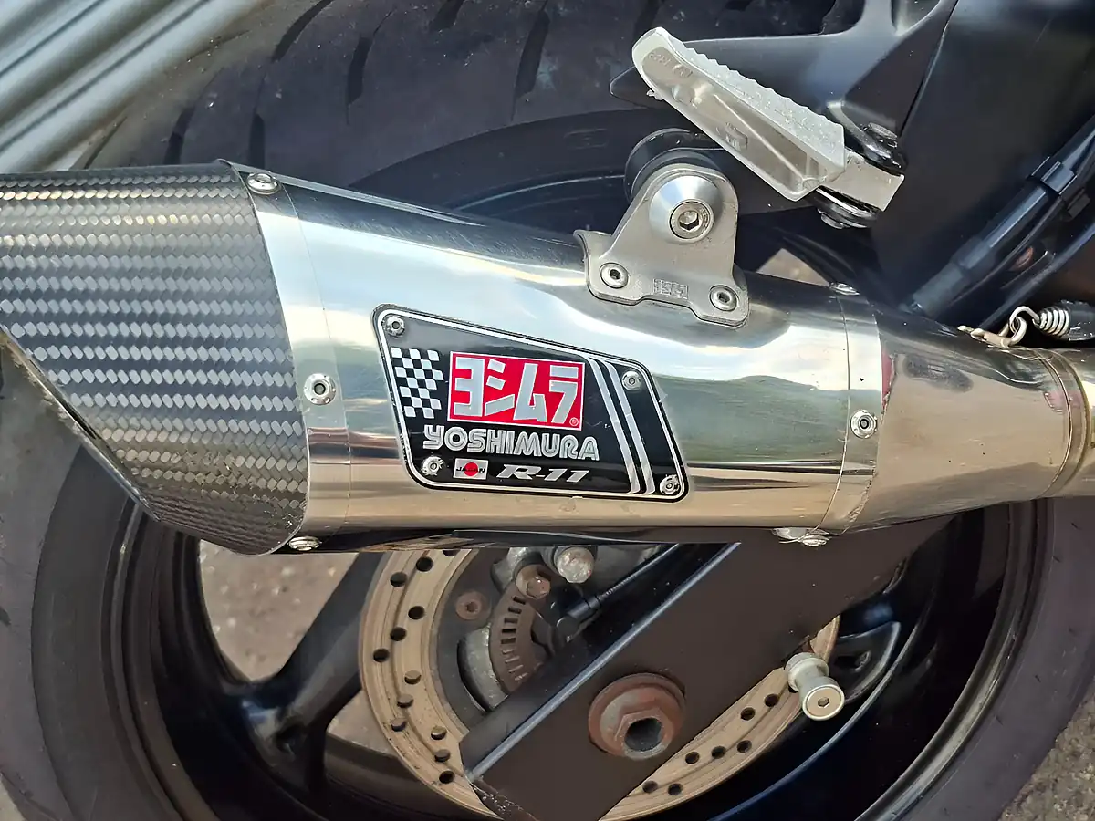 Used 2014 Suzuki Gsr Black - Interior and Exterior details 12
