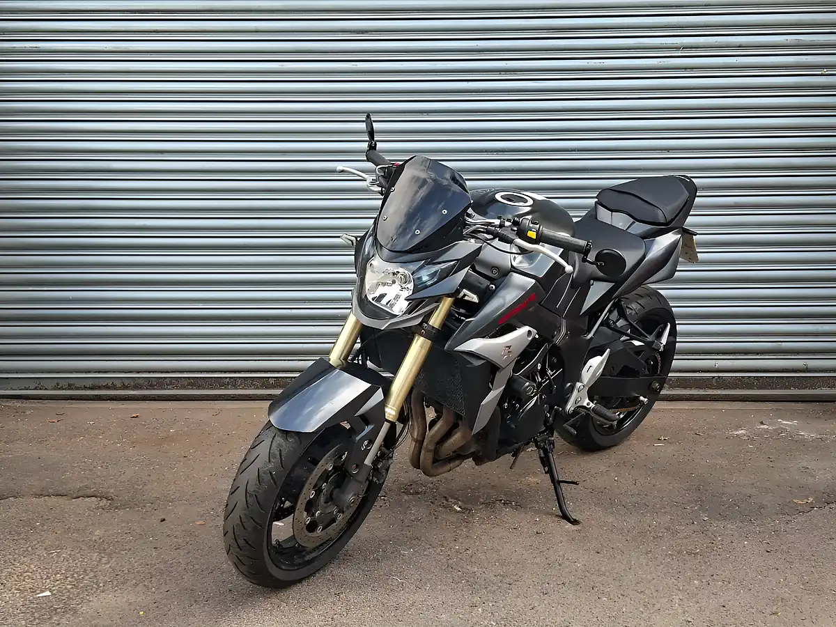 Used 2014 Suzuki Gsr Black - Interior and Exterior details 3