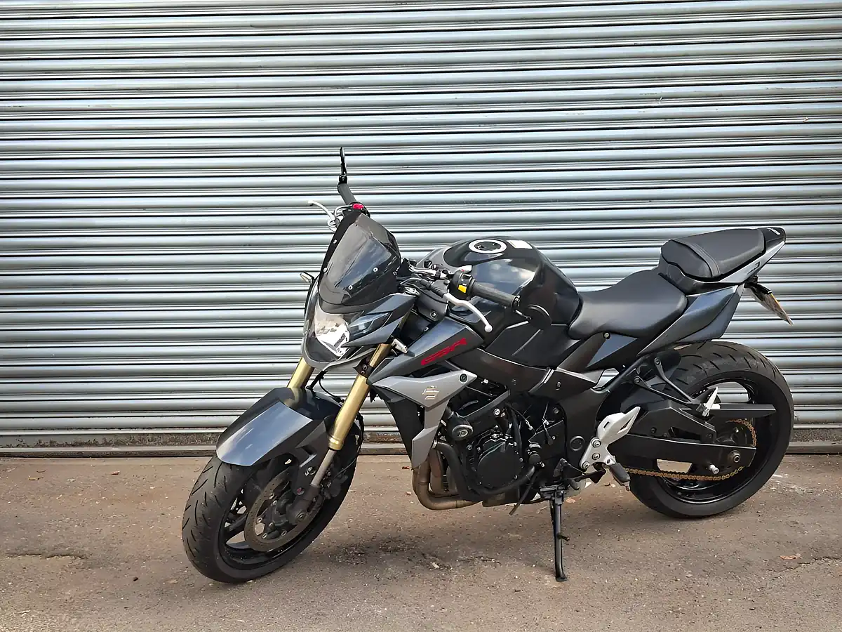 Used 2014 Suzuki Gsr Black - Interior and Exterior details 4