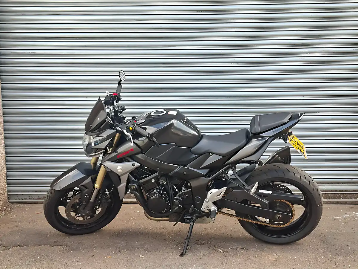 Used 2014 Suzuki Gsr Black - Interior and Exterior details 5