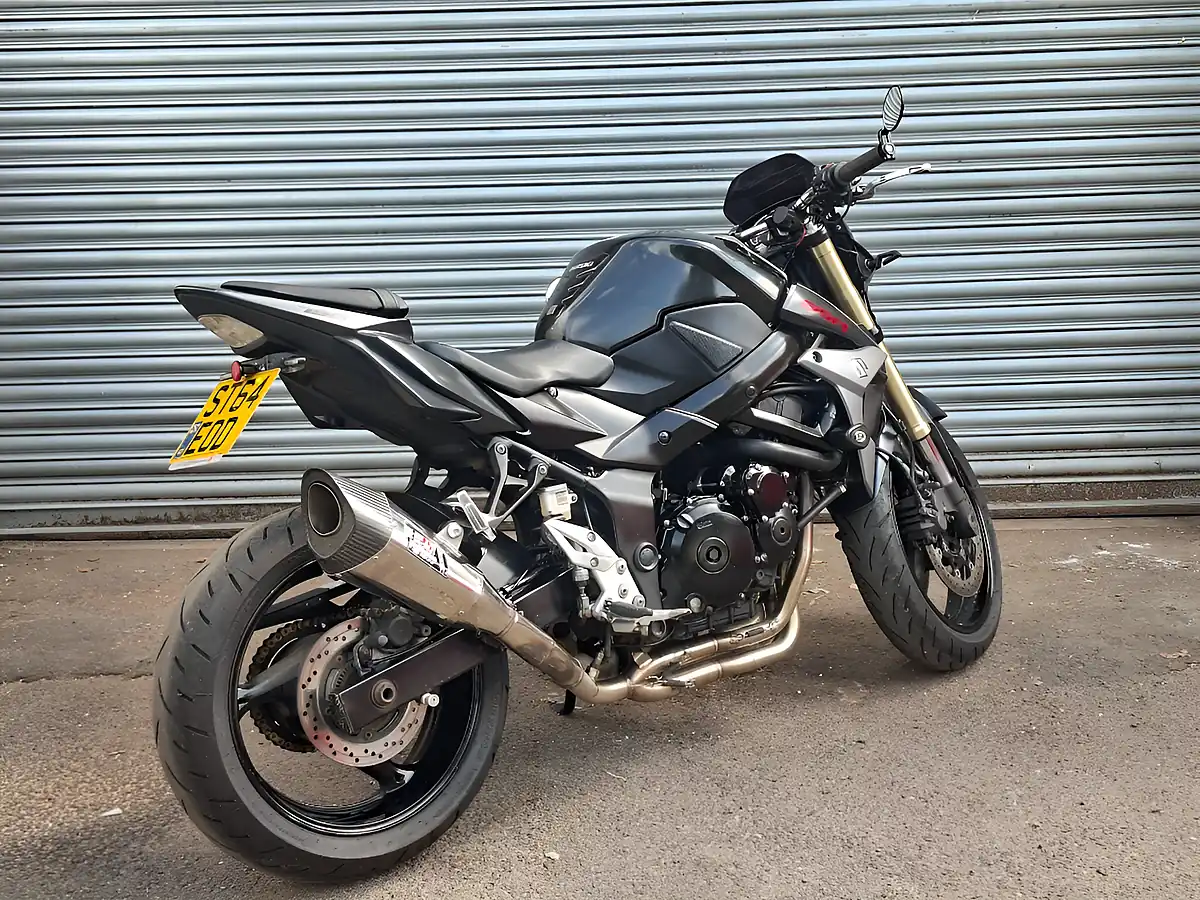 Used 2014 Suzuki Gsr Black - Interior and Exterior details 8