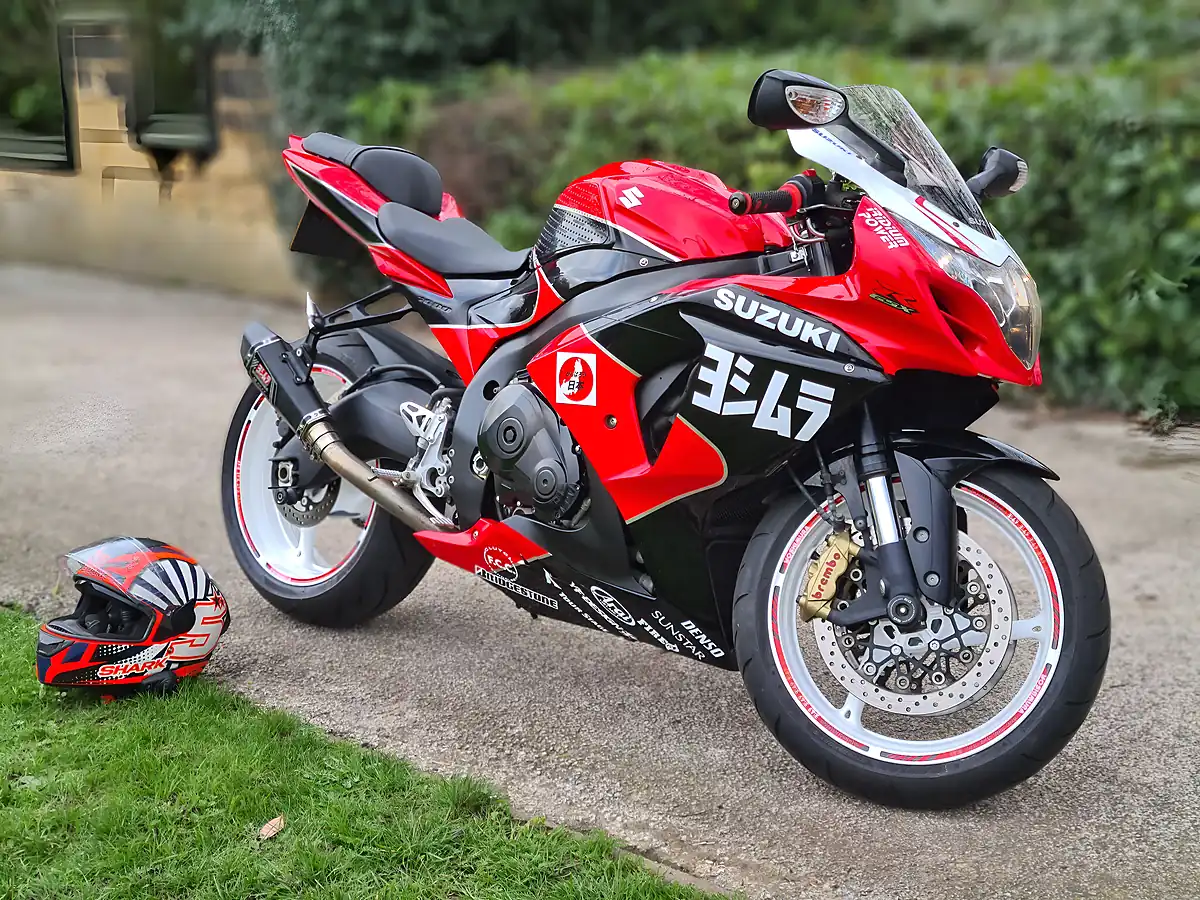 Used 2014 Suzuki GSX-R1000 Yoshimura Replica Red - Interior and Exterior details 3