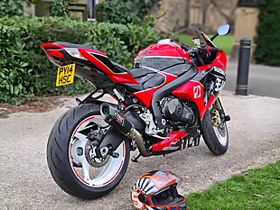 Used 2014 Suzuki GSX-R1000 Yoshimura Replica Red - Interior and Exterior details 5