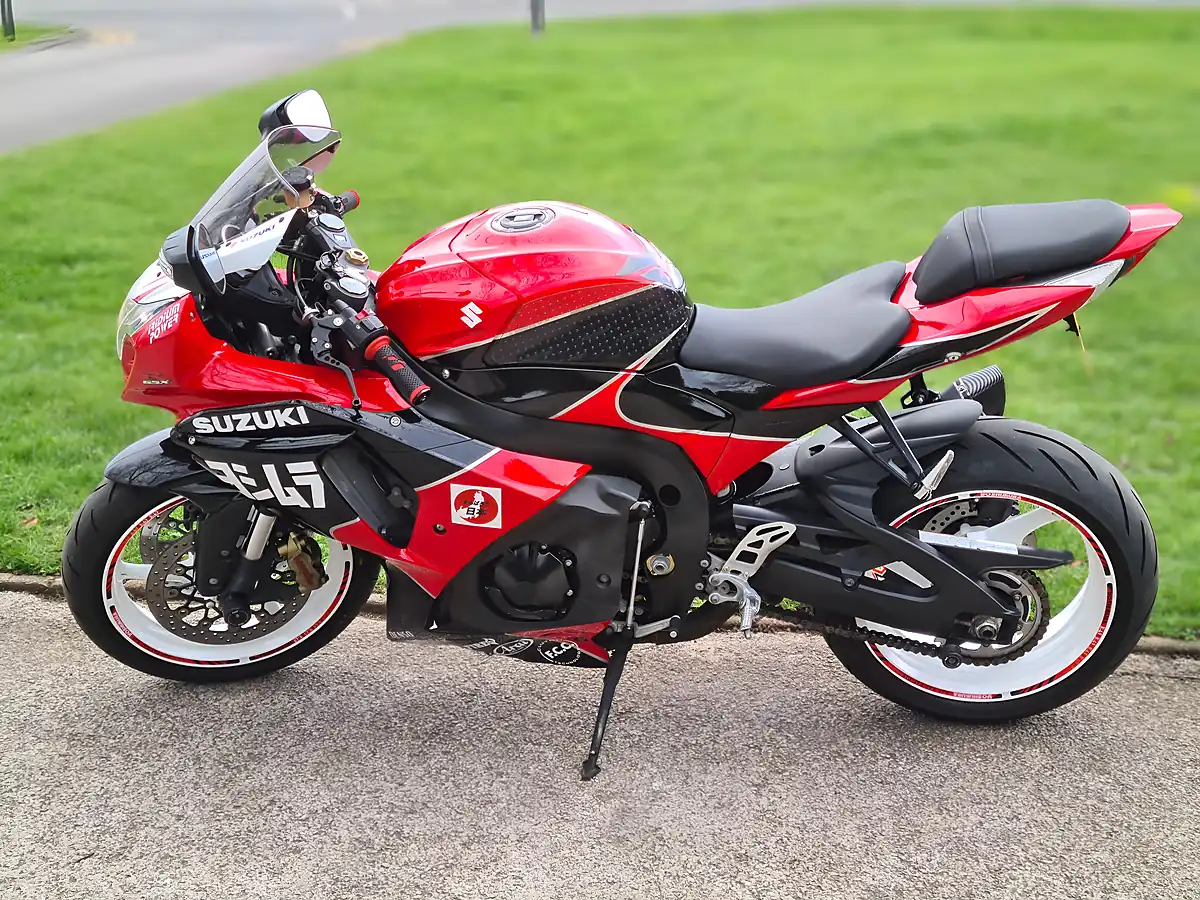 Used 2014 Suzuki GSX-R1000 Yoshimura Replica Red - Interior and Exterior details 8