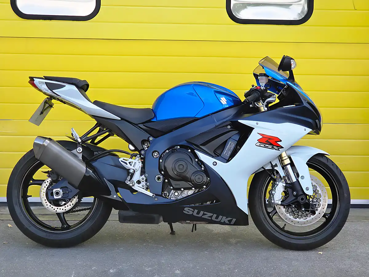 Used 2014 Suzuki GSX-R750 Blue - Interior and Exterior details 2