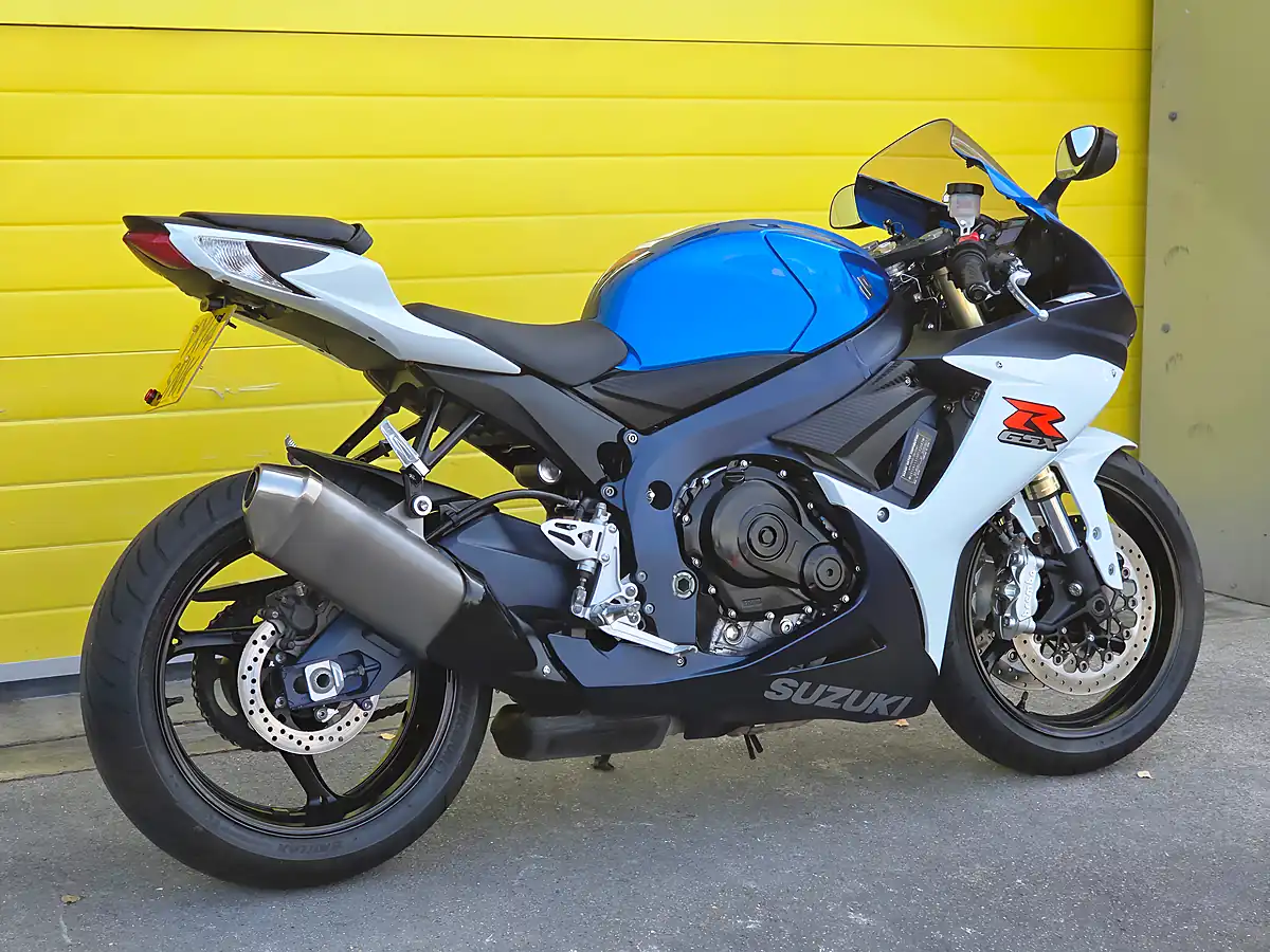 Used 2014 Suzuki GSX-R750 Blue - Interior and Exterior details 3