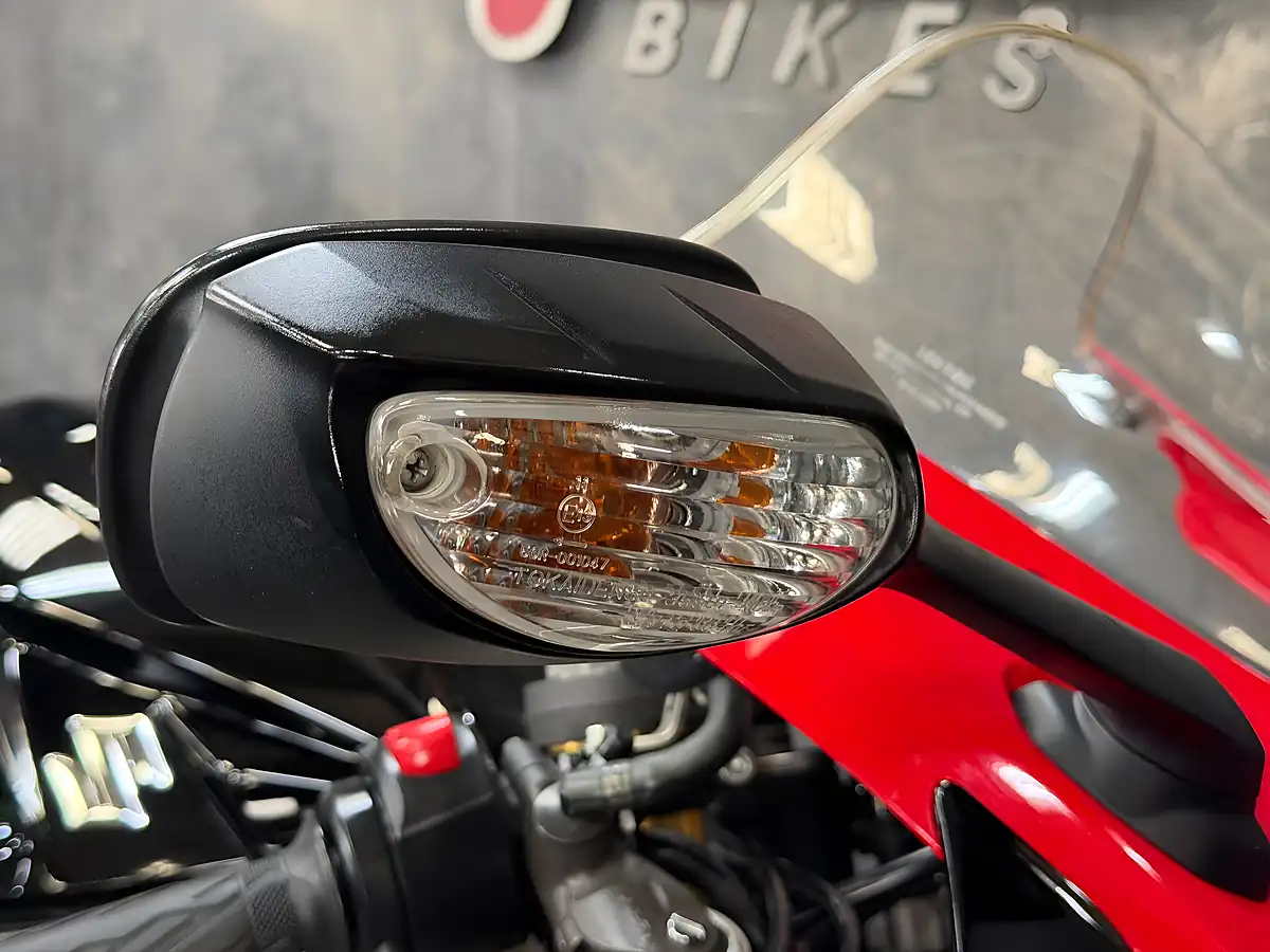 Used 2014 Suzuki GSX-R750 Yoshimura Limited Edition Red - Interior and Exterior details 14