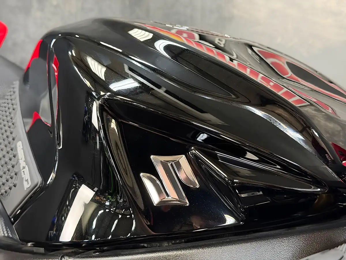 Used 2014 Suzuki GSX-R750 Yoshimura Limited Edition Red - Interior and Exterior details 16
