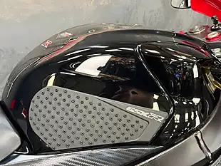 Used 2014 Suzuki GSX-R750 Yoshimura Limited Edition Red - Interior and Exterior details 17