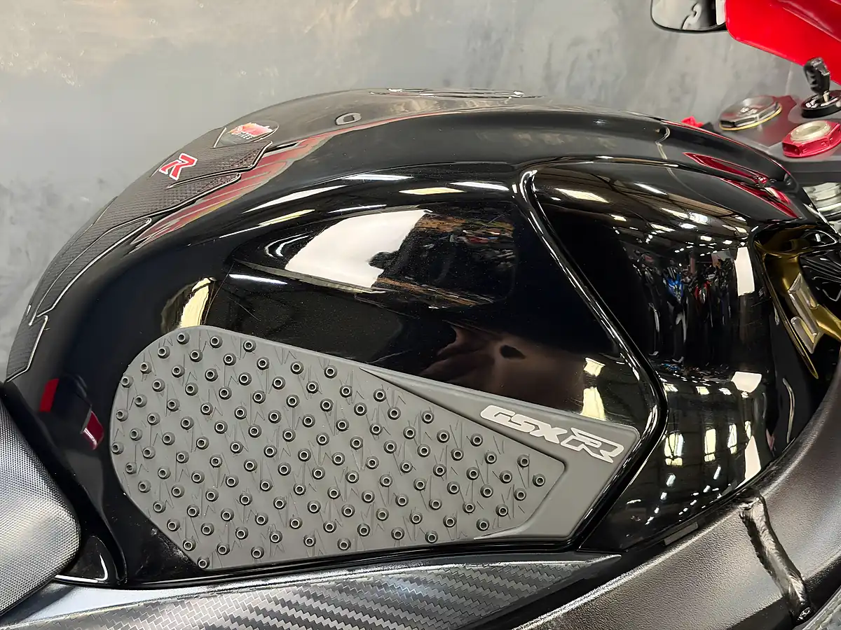 Used 2014 Suzuki GSX-R750 Yoshimura Limited Edition Red - Interior and Exterior details 17