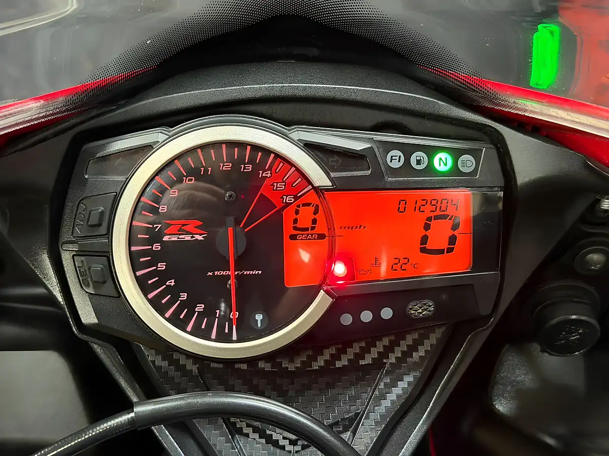 Used 2014 Suzuki GSX-R750 Yoshimura Limited Edition Red - Interior and Exterior details 3