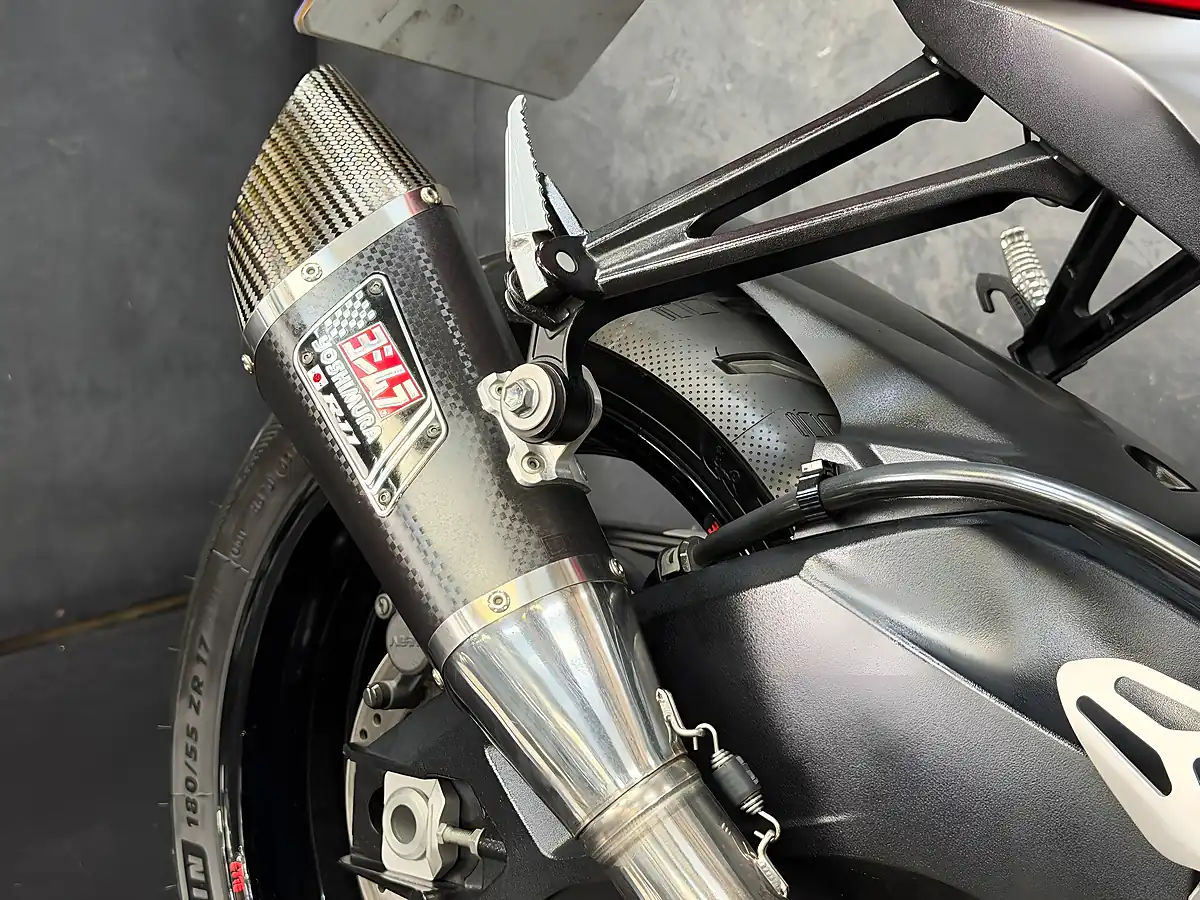 Used 2014 Suzuki GSX-R750 Yoshimura Limited Edition Red - Interior and Exterior details 6
