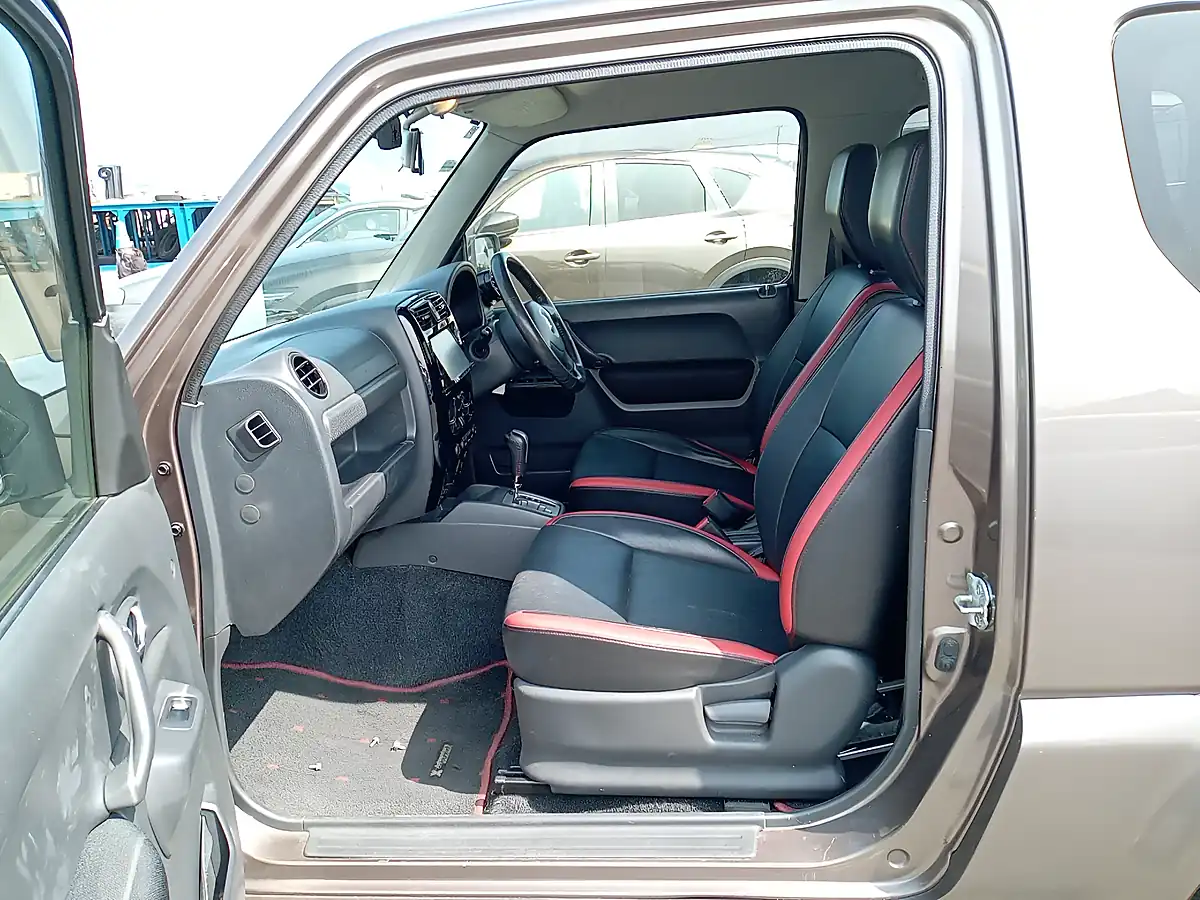 Used 2014 Suzuki Jimny Automatic Brown - Interior and Exterior details 14
