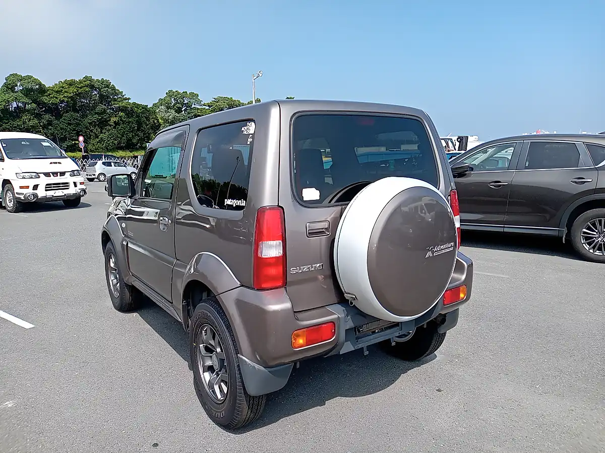 Used 2014 Suzuki Jimny Automatic Brown - Interior and Exterior details 4