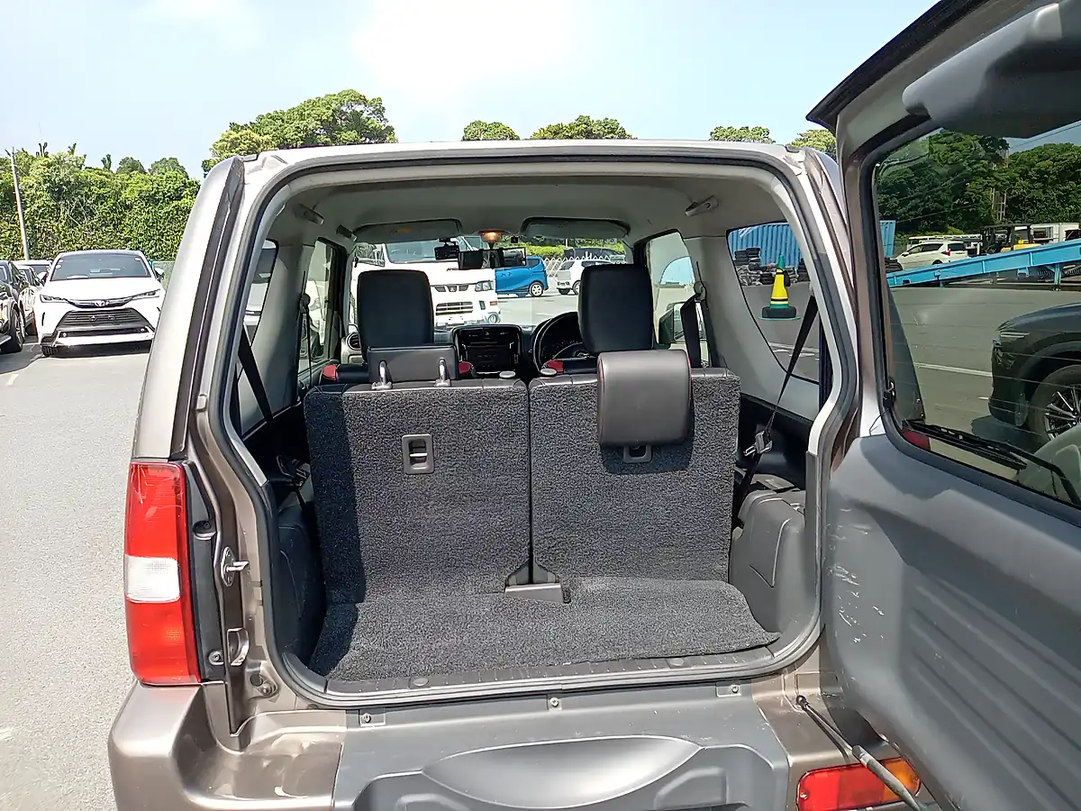 Used 2014 Suzuki Jimny Automatic Brown - Interior and Exterior details 8