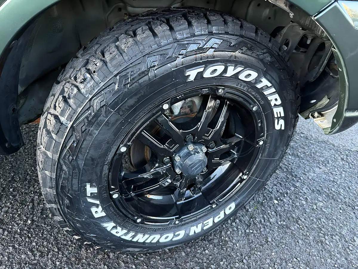Used 2014 Suzuki Jimny Landventure Green - Interior and Exterior details 19