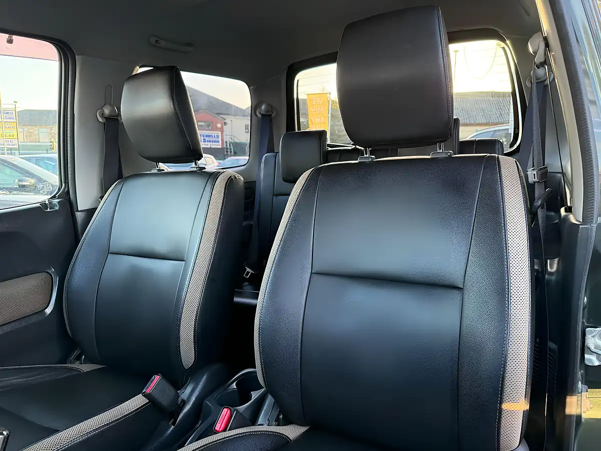 Used 2014 Suzuki Jimny Landventure Green - Interior and Exterior details 4