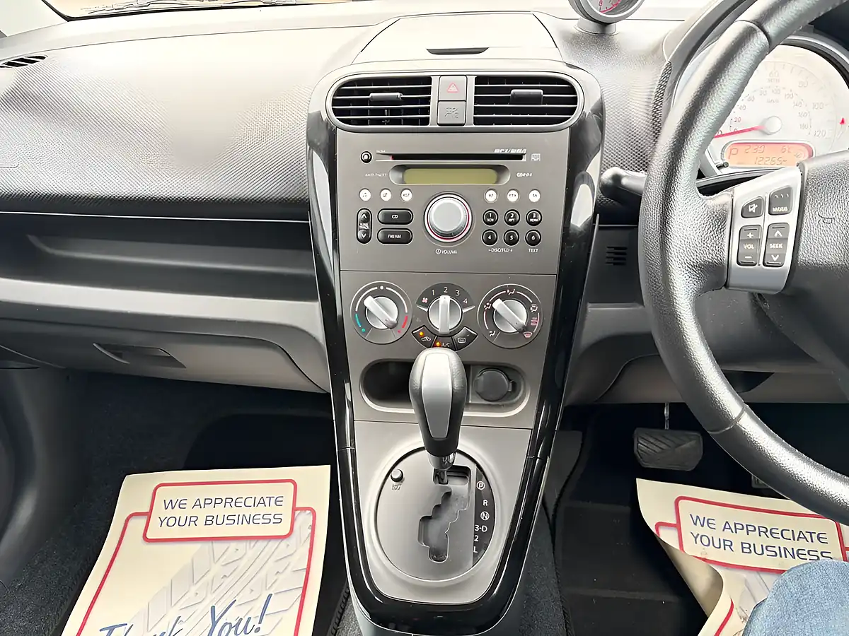 Used 2014 Suzuki Splash SZ4 Blue - Interior and Exterior details 10
