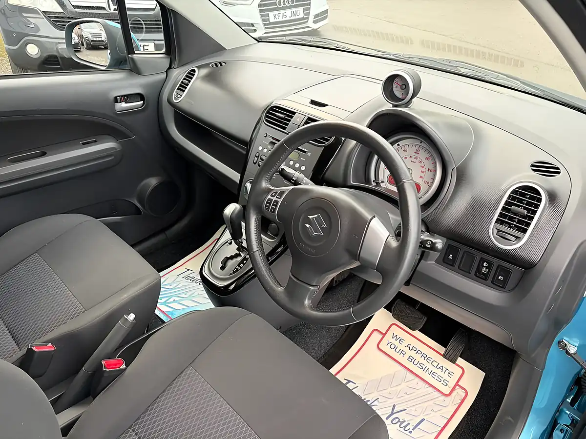 Used 2014 Suzuki Splash SZ4 Blue - Interior and Exterior details 7