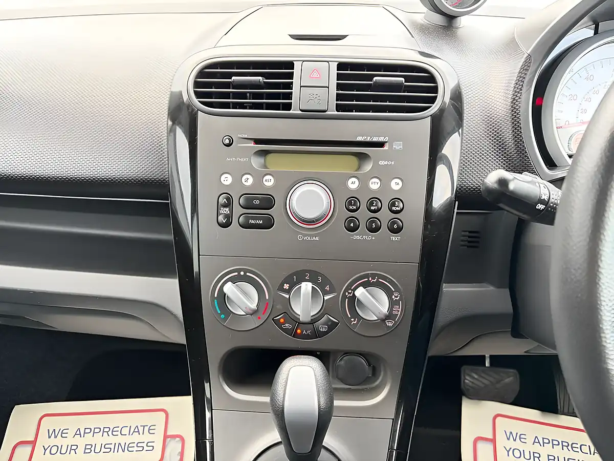 Used 2014 Suzuki Splash SZ4 Blue - Interior and Exterior details 8
