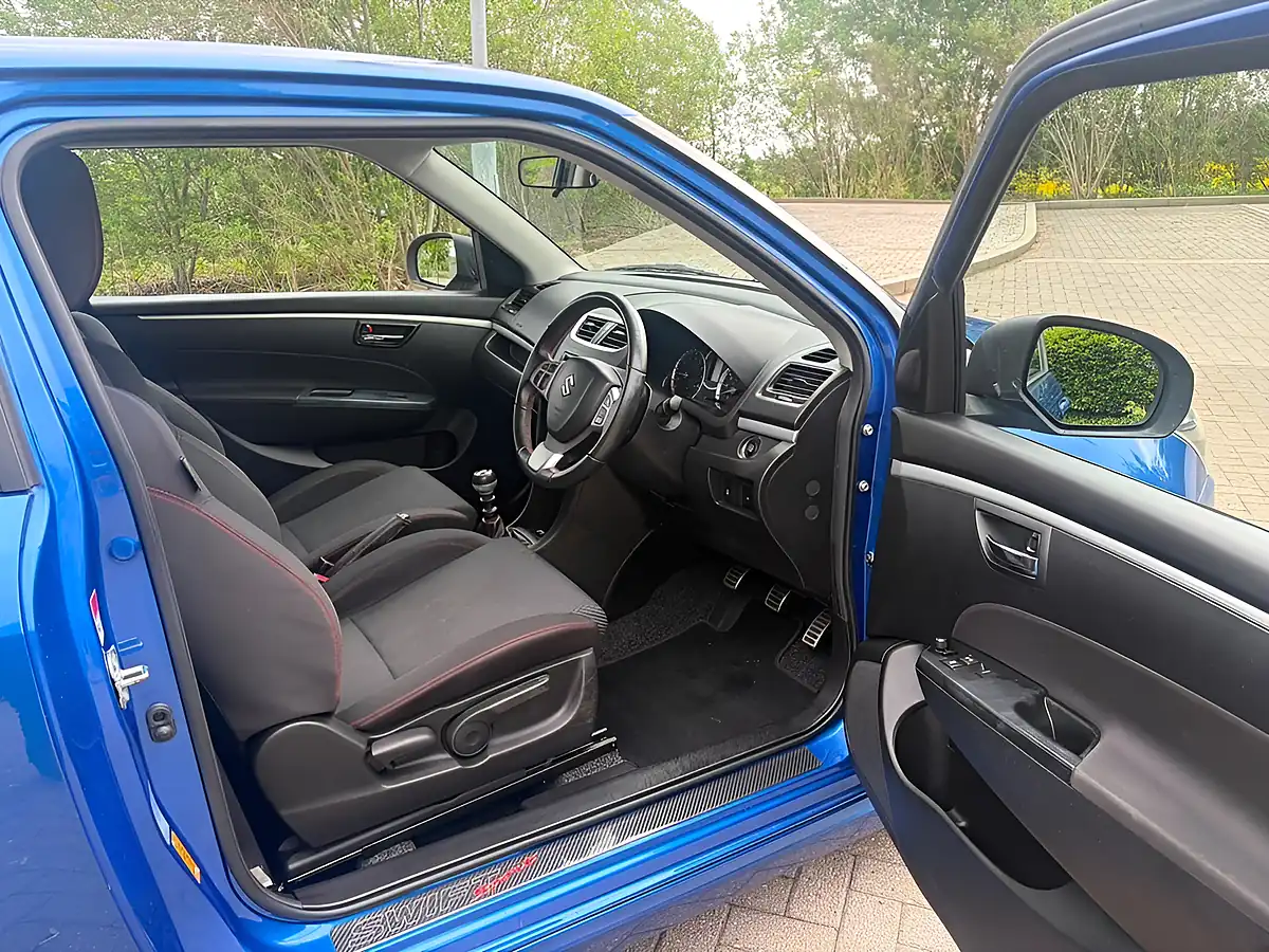 Used 2014 Suzuki Swift Sport Blue - Interior and Exterior details 10