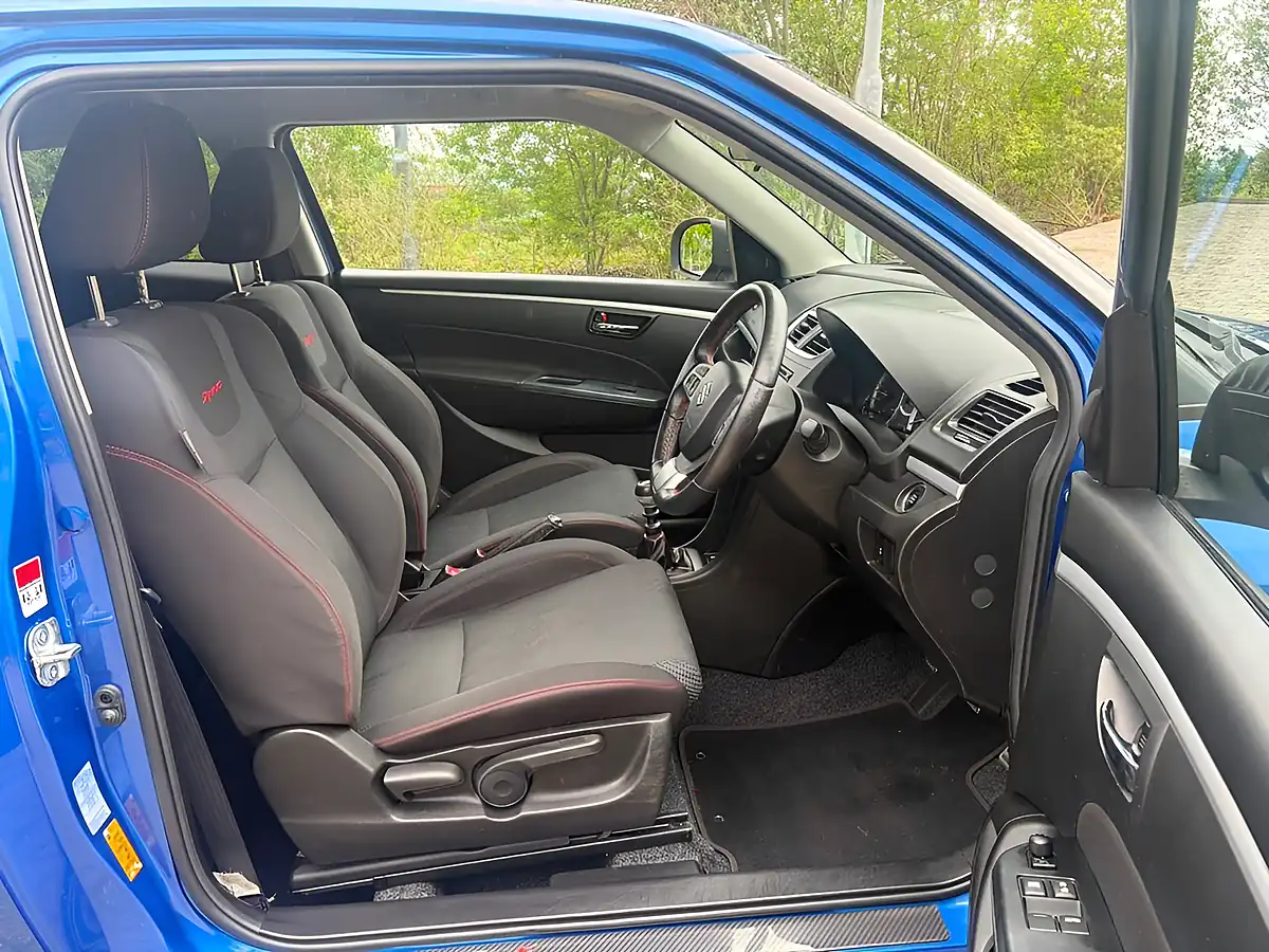 Used 2014 Suzuki Swift Sport Blue - Interior and Exterior details 11