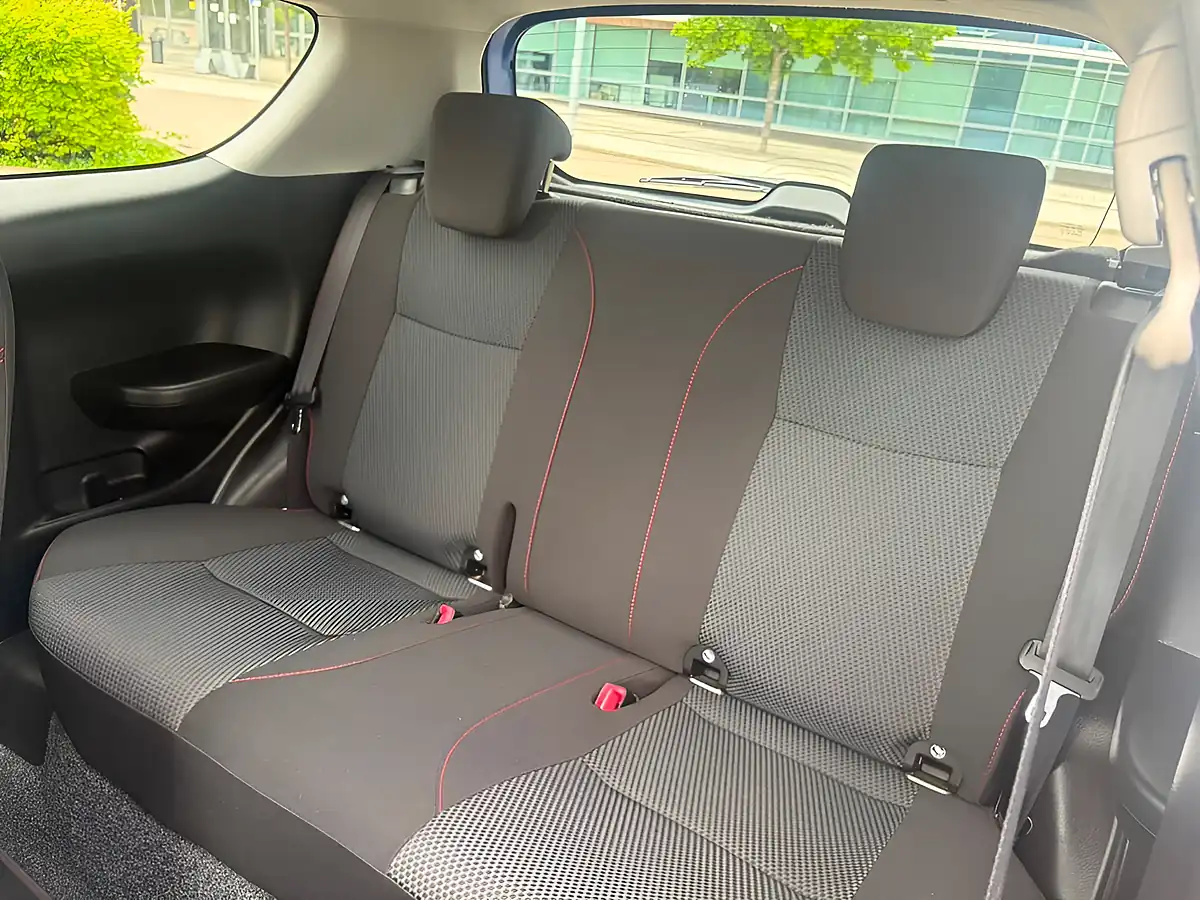 Used 2014 Suzuki Swift Sport Blue - Interior and Exterior details 14