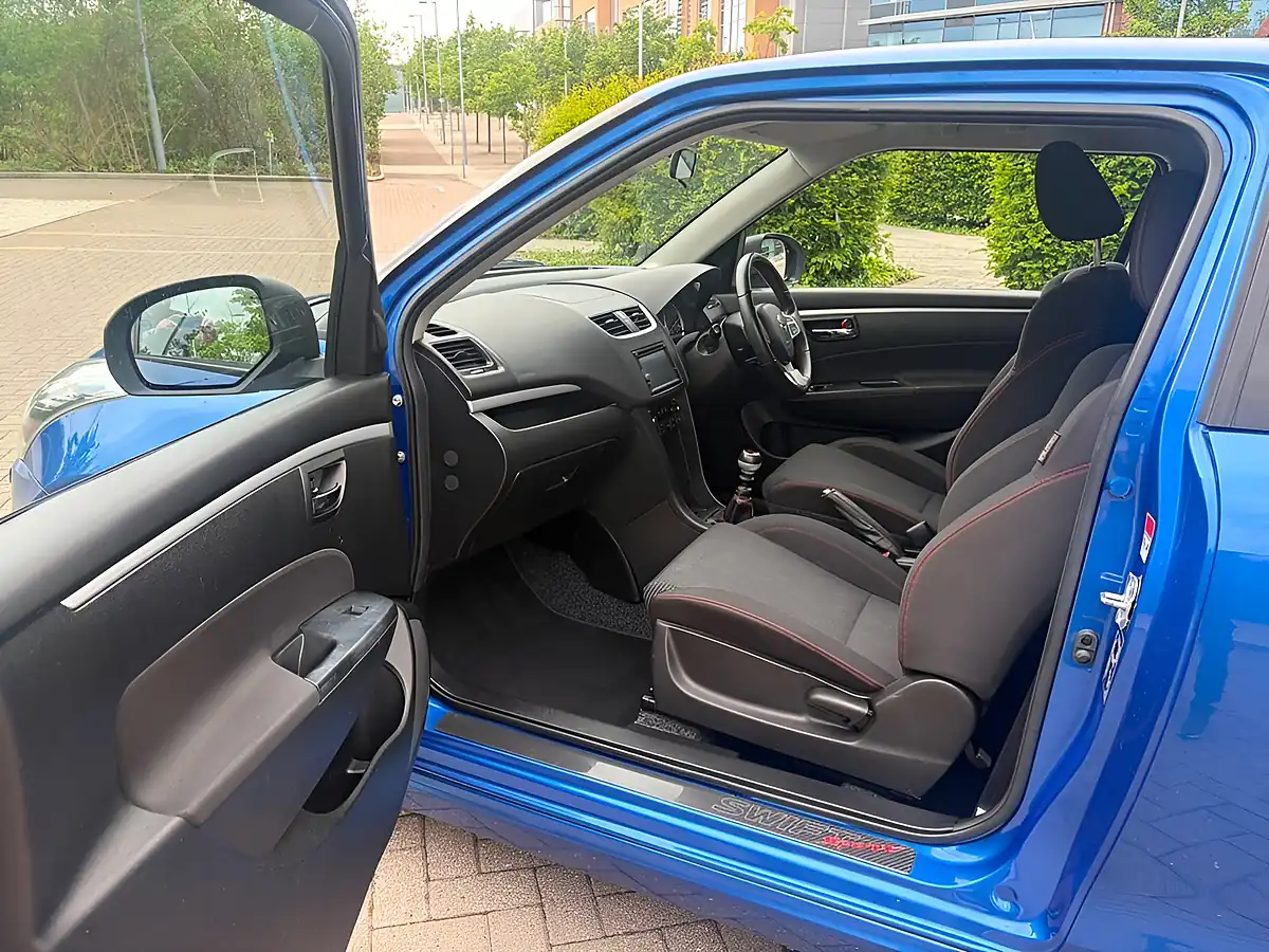 Used 2014 Suzuki Swift Sport Blue - Interior and Exterior details 16