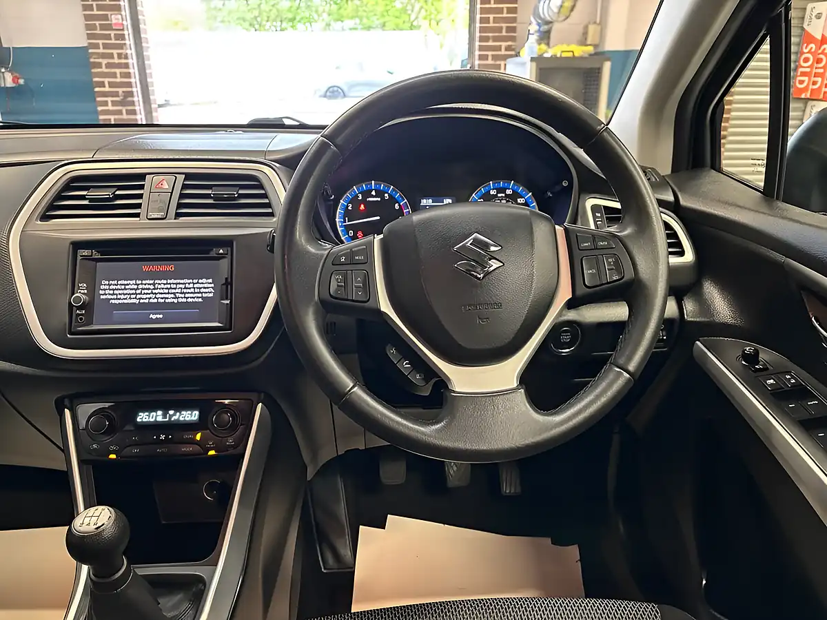 Used 2014 Suzuki Sx4 S-Cross Sz-T Black - Interior and Exterior details 15